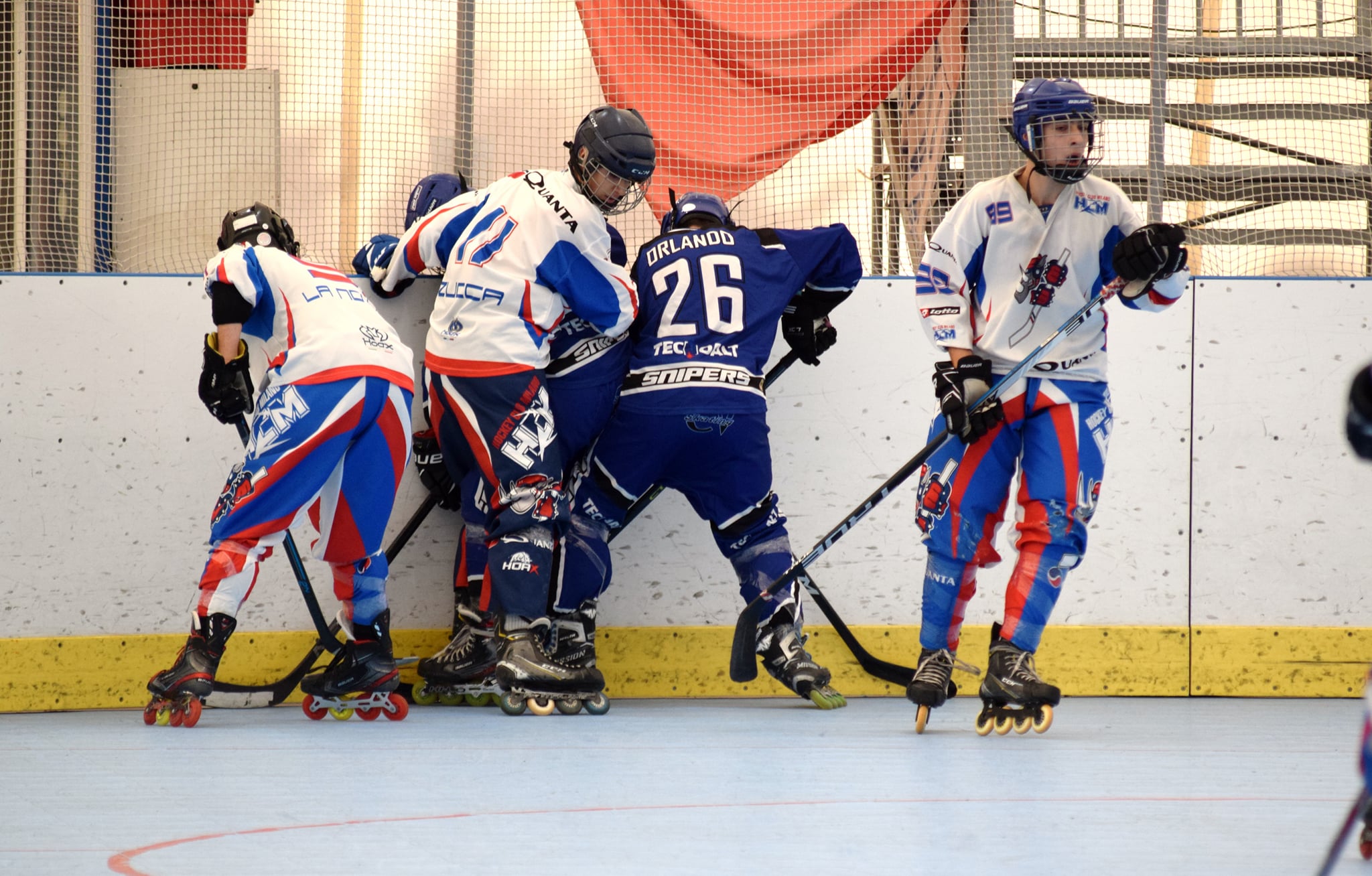 Hockey in line, Snipers Pizzeria Red Carpet ko con onore a Milano